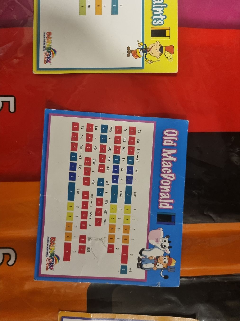 Giocattoli: Piano Spielmatte Regenbogenfarben inkl. Lieder-Karten – Usato da Meisterschwanden venduto da fibe84 3