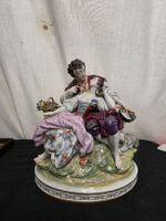 Porzellanfigur Paar mit Schaf und Blumenkorb Rudolph