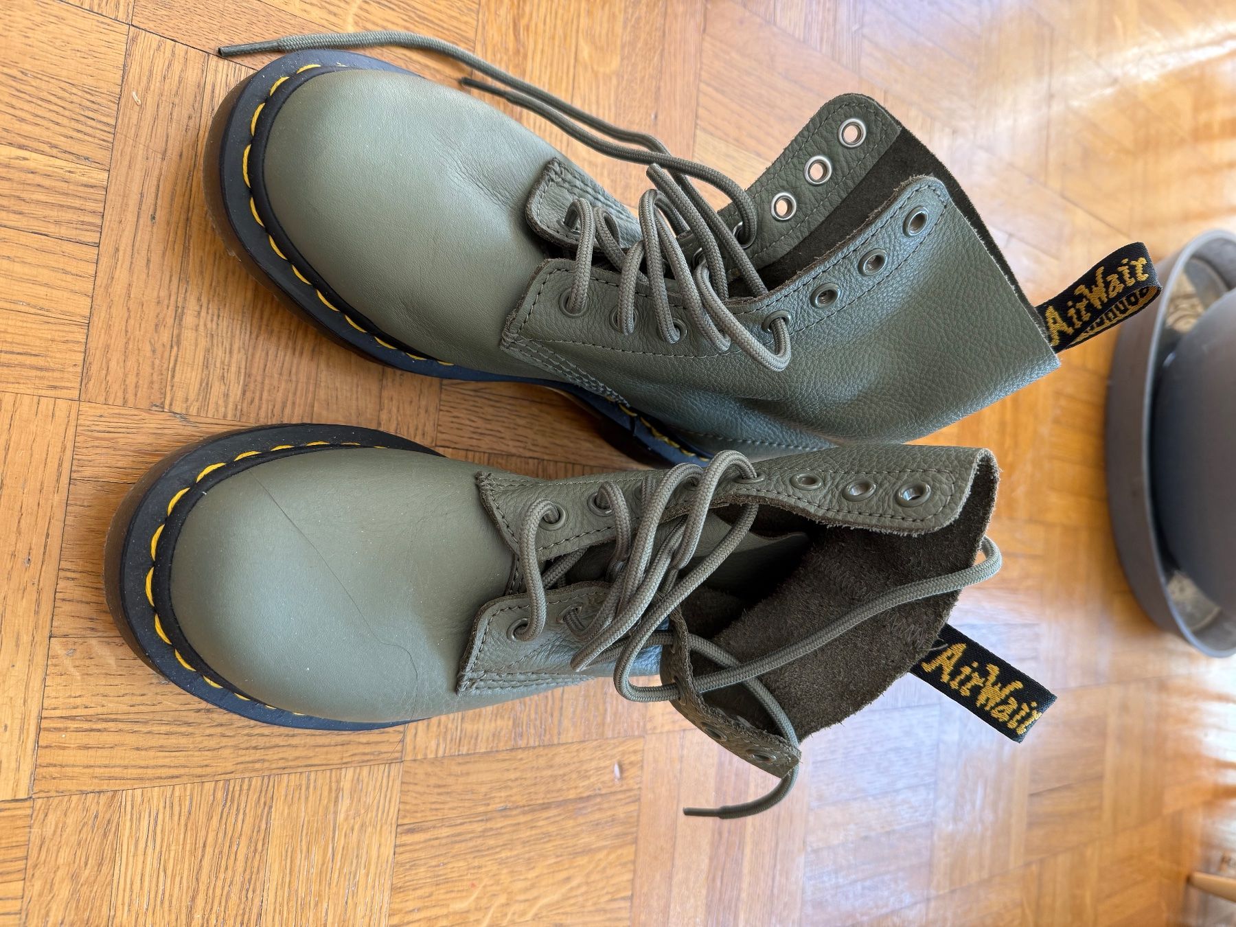 Dr. Martens Scarpe da donna: Dr. Martens vertes – Usato da Meyrin venduto da Cresciano