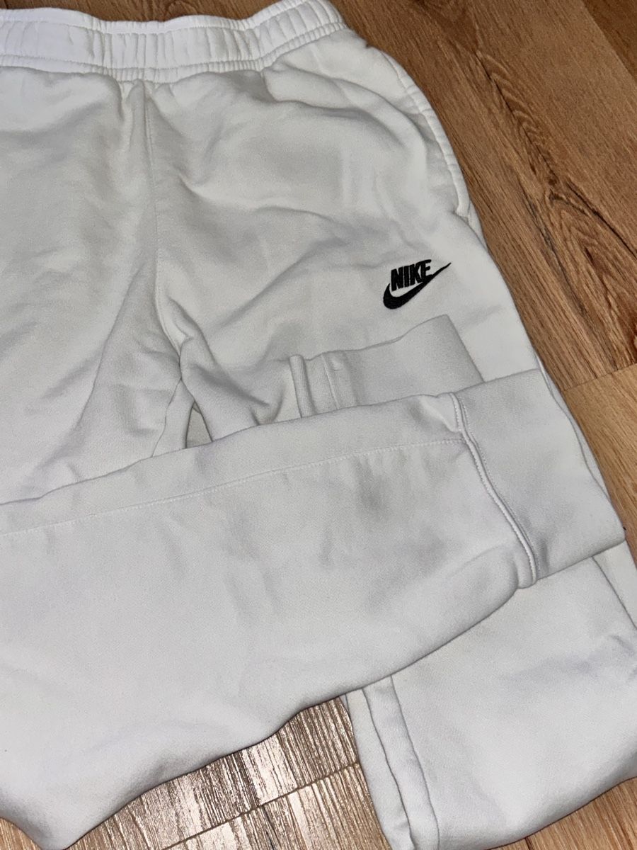 Nike Pantalons: jogging Nike – Neuf (Voir description) à Choëx par Nora.07