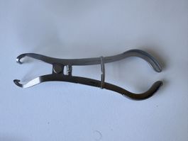 Roeko Rubber Dam Forceps Clamp Forceps Single  ROEK-390011