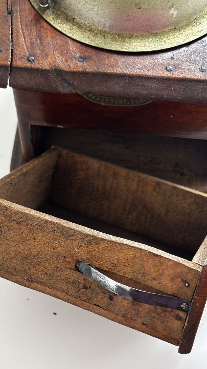 Elettrodomestici da cucina: Antike Kaffeemühle, Holz -JAPY FRERES – Usato da Basel venduto da NellyBotti 2
