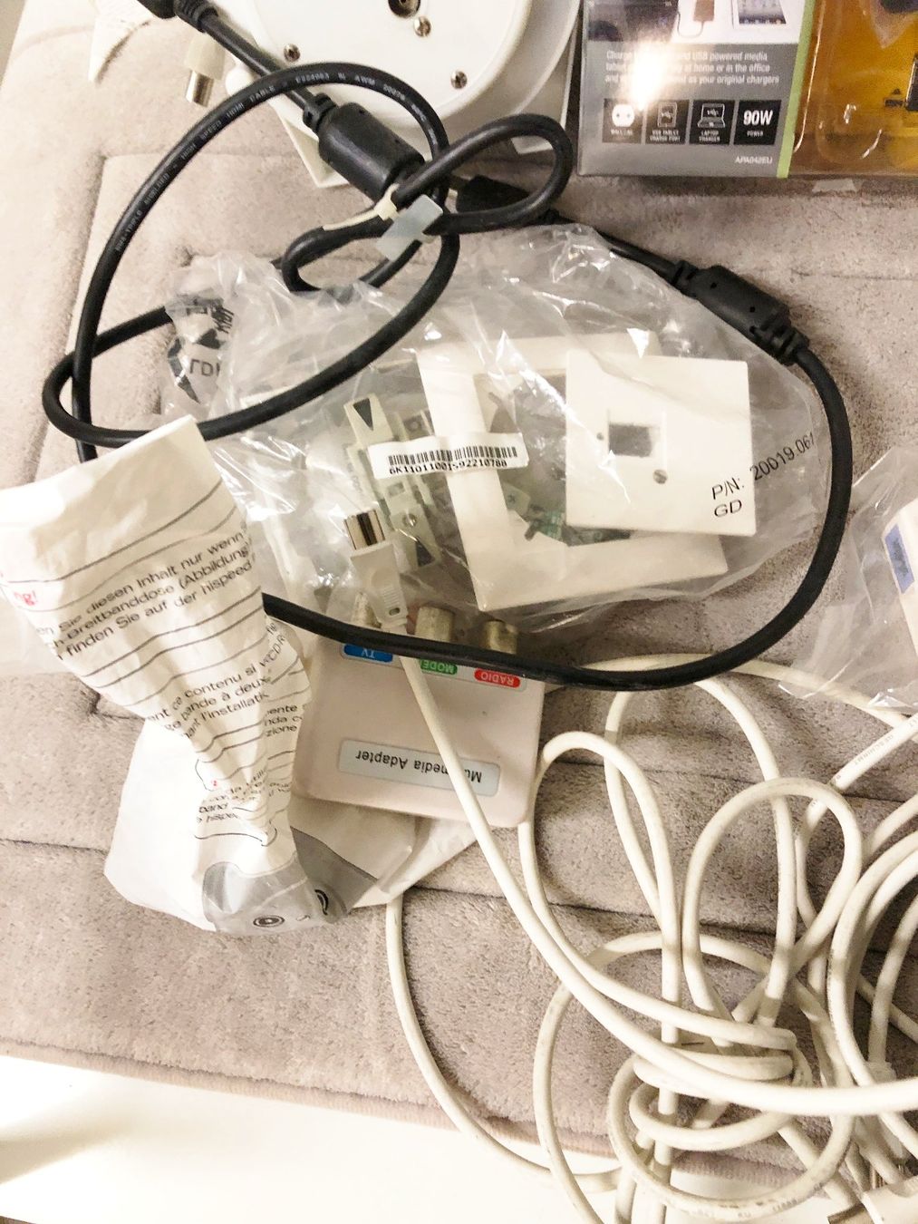 Spine: Elektrosachen alles zusammen – Usato da Glattbrugg venduto da Ariel012 7