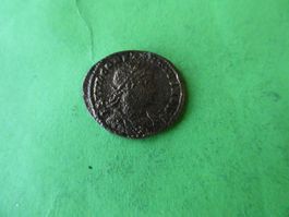 uralte Bronzemünze  18 mm     2.13 g