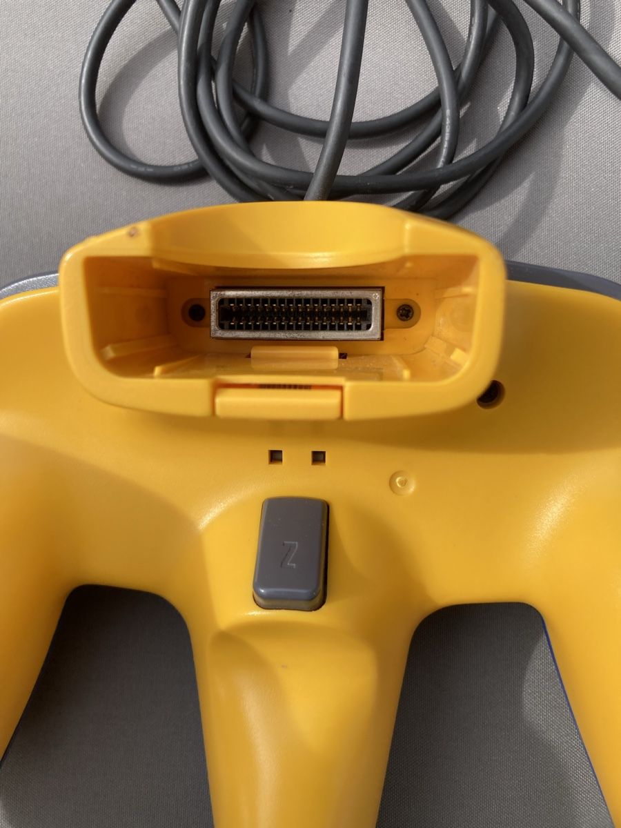Nintendo Controller: Nintendo 64 Controller Pokémon Pikachu Edition – Gebraucht aus Brütten von  2