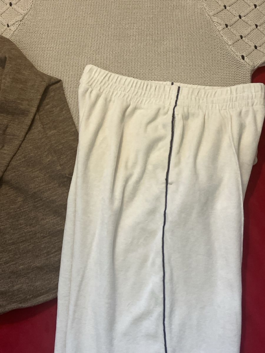 Lotti di vestiti: Cozy Herbst-Set: Pullover + Quicksilver Strick & Hose – Usato da Muralto venduto da jac_hkz5 3