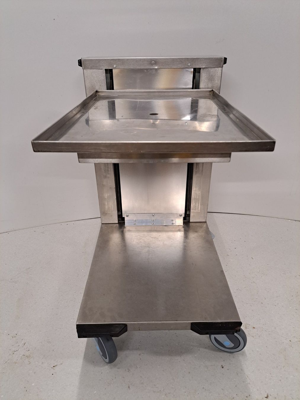 Mobili & Arredamento: Tablettstapler Hupfer – Usato da Wolhusen venduto da Gastrorampe 2