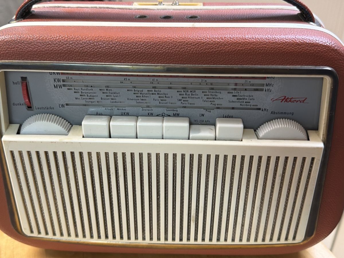 Radio: Radio vintage Accord anni '60, – Usato da basel venduto da Swiss._.1978 1