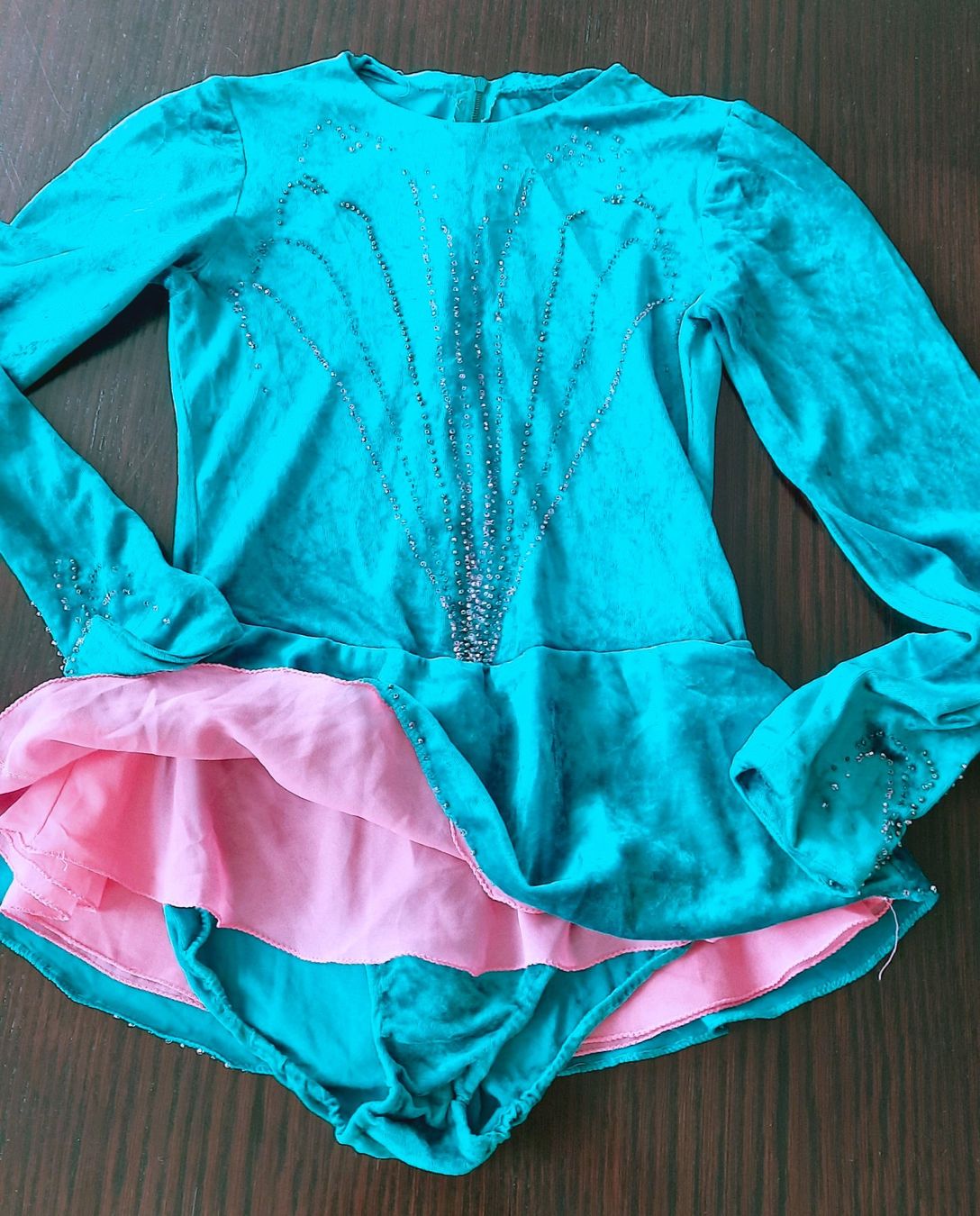 Vestiti & Gonne: Eiskunstlauf Kleid, türkis Samt oder lila-rosa mit Zotteln – Usato da Herrliberg venduto da AlexandraBopp 3