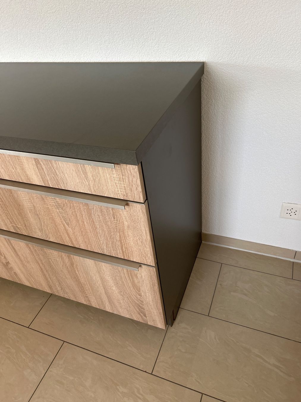 Cassettiere: Sideboard / Anrichte Holzoptik mit viel Stauraum – Usato da Tennwil venduto da Mabuko10 1
