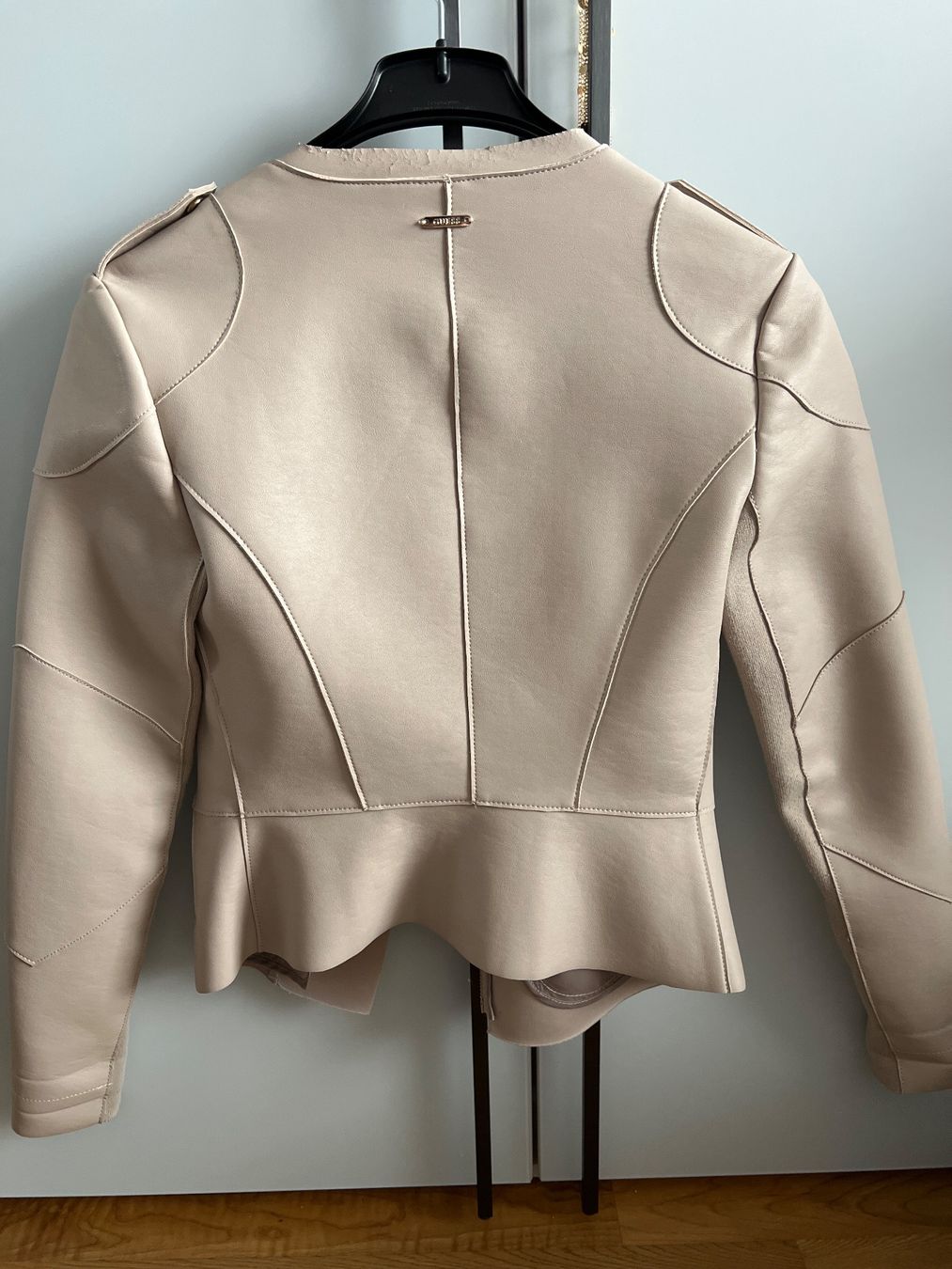 Guess Giacche: Guess Kunstlederjacke – Usato da Wangen an der Aare venduto da ram_mwq9 3