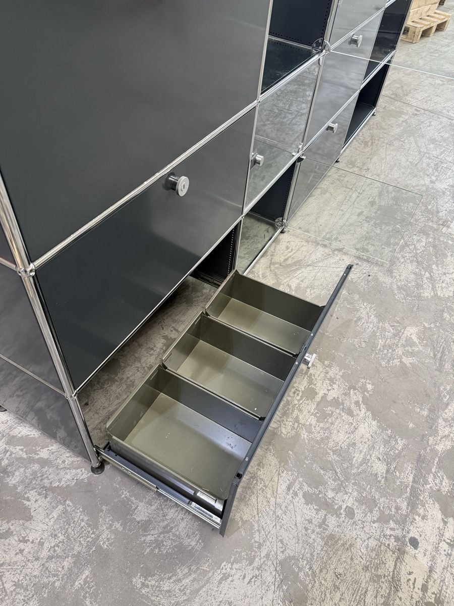 USM Scaffali: USM Haller Sideboard mit Vitrine 4x3 Anthrazitgrau Q2 – Usato da Balsthal venduto da Designhaus.Schmitt 5