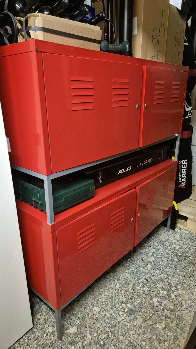 Cassettiere: IKEA PS Metallschrank 2 Stk. – Usato da Zürich venduto da moserpa6