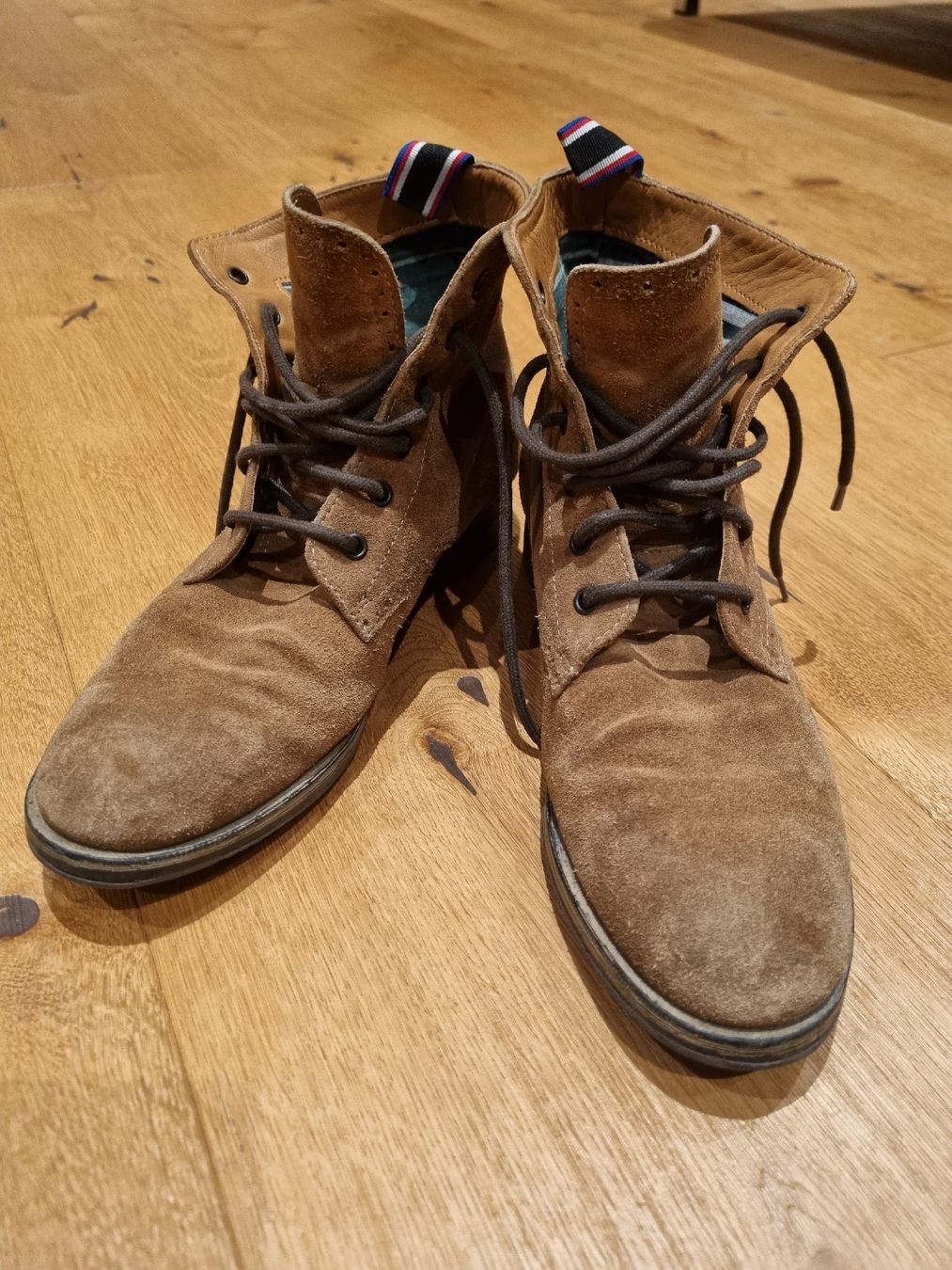 Tommy Hilfiger Scarpe da donna: Wildlederschuhe Tommy Hilfiger Grösse 38 – Usato da Wiesendangen venduto da sunny_tofino
