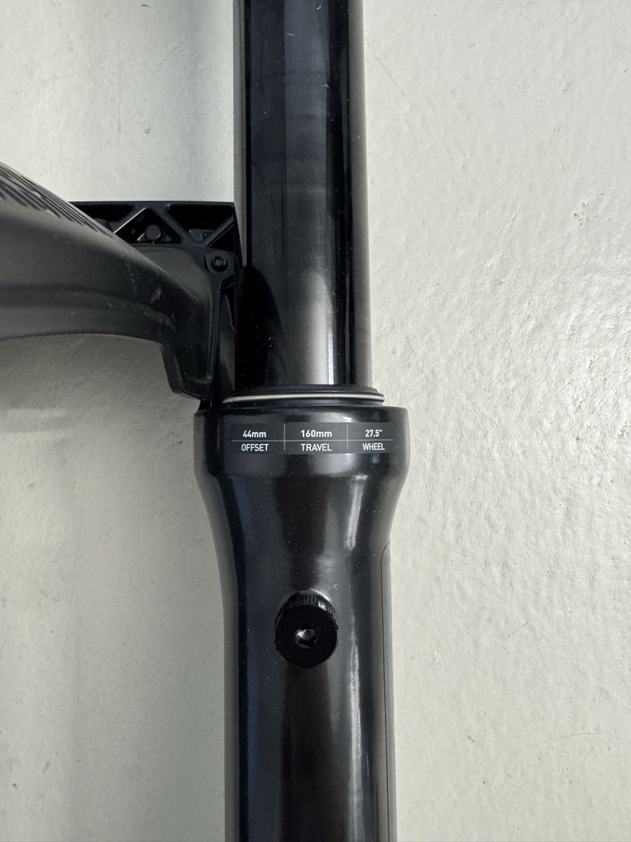 Forchette: Rock shox Zeb select 160mm 27,5 – Nuovo (secondo la descrizione) da Trimbach venduto da den_69t2 3