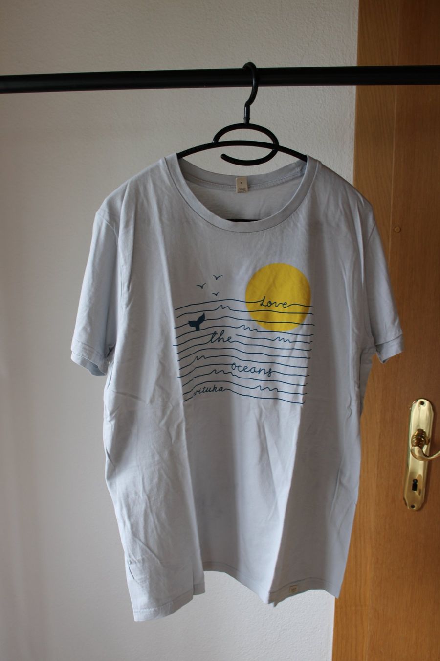T-shirt: Wituka T-Shirt hellblau Motiv – Usato da Hombrechtikon venduto da lehnerrr