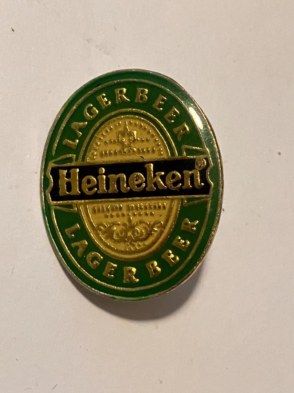 Plaketten & Abzeichen: 1 Pin Heineken Bier – Gebraucht aus Basel von djwwpp
