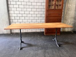 Tisch mit original Gusseisenfüssen Horgen-Glarus