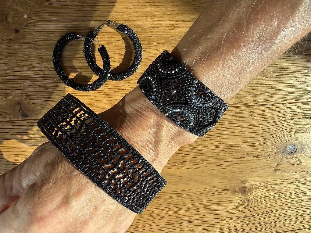 Sonstiger Schmuck: Wunderschönes Schmuckset in schwarz – Gebraucht aus Triesen von yas_bmn6 1