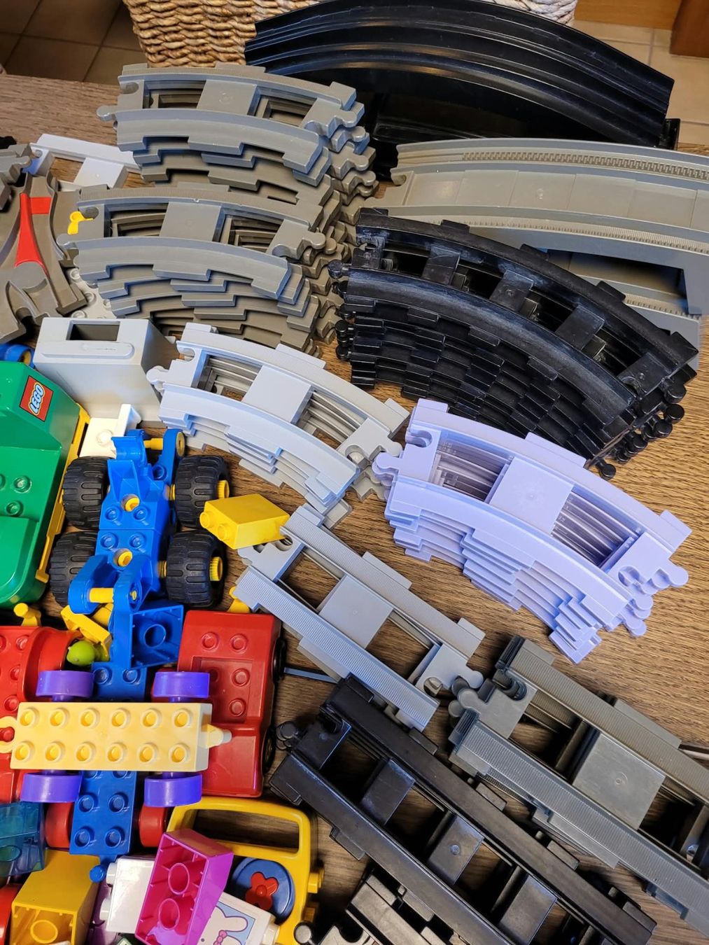 Lego Spielzeuge: LEGO DUPLO Eisenbahn Set – Gebraucht aus Sonceboz-Sombeval von ter_9rc5 8