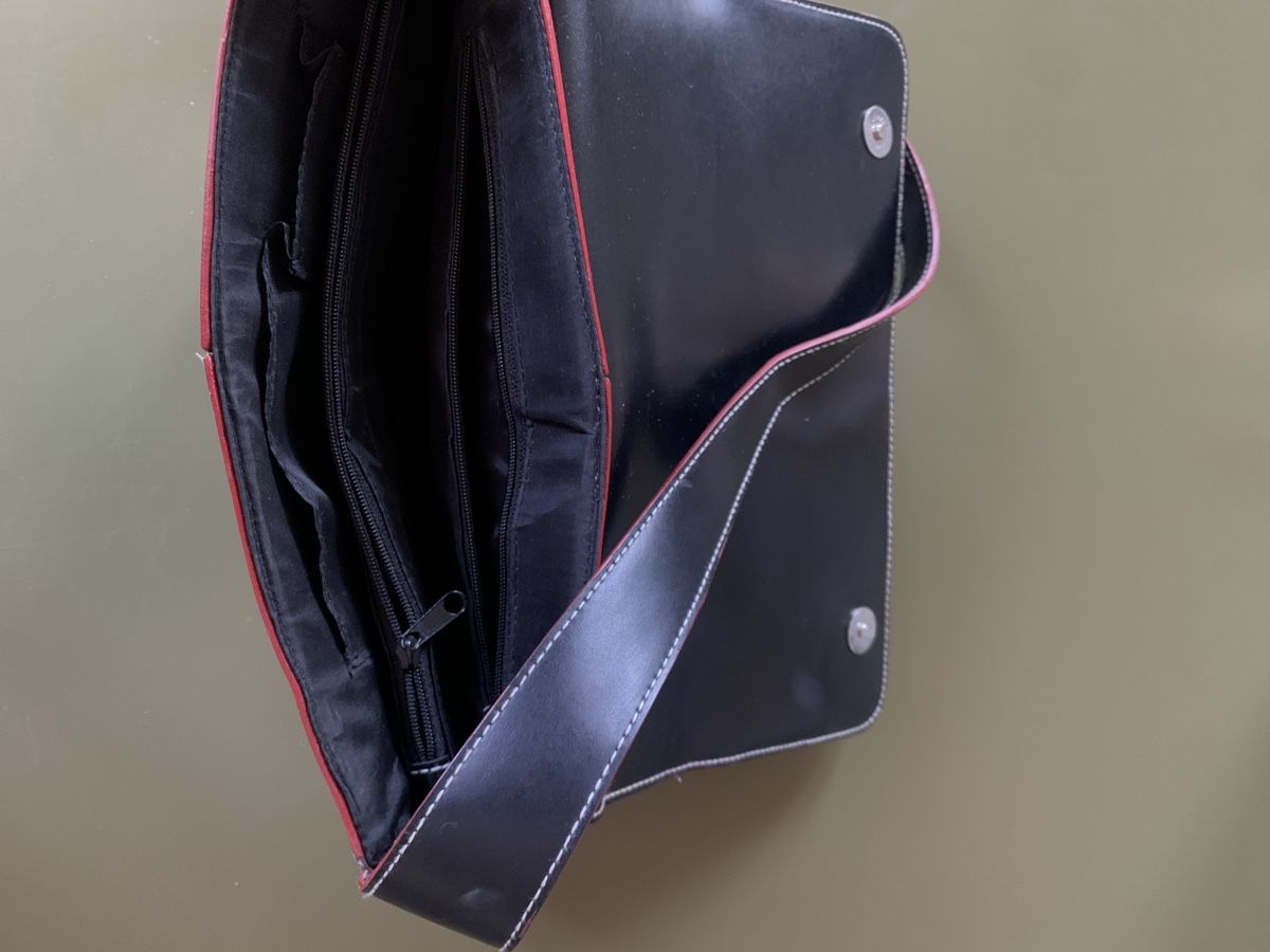 Borse da donna: Schwarz/rote Handtasche – Nuovo (secondo la descrizione) da Bern venduto da serafinaw 3