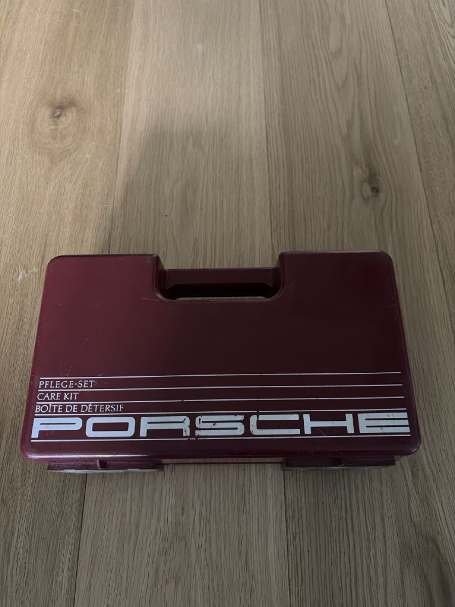 Porsche Prodotti di pulizia: Porsche Pflege-Set Koffer – Usato da Chur venduto da fan_gh6f 1