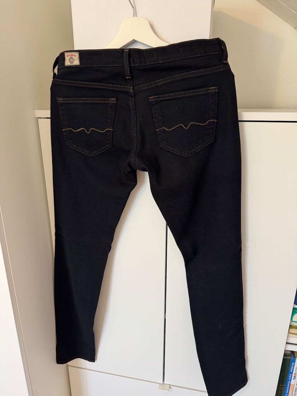 Pantalons: Hose Vintage Red Engine – Neuf (Voir description) à Arbon par flowerandfound 1