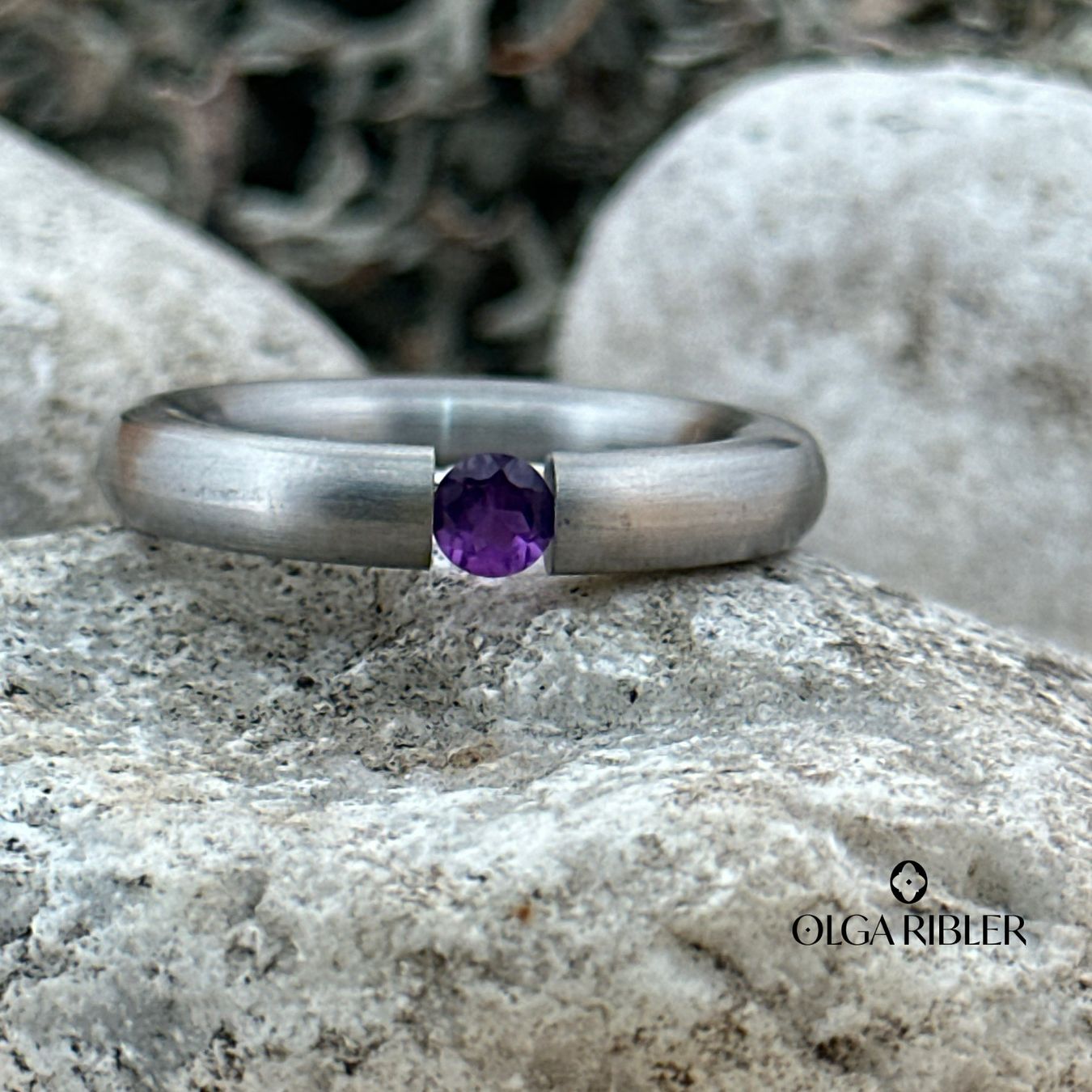 Olga Ribler Bagues: Edelstahl 4 mm  Ring Amethyste,  Ringgrösse 50 – Neuf (Voir description) à Luzern par Schmuckoutlet 7