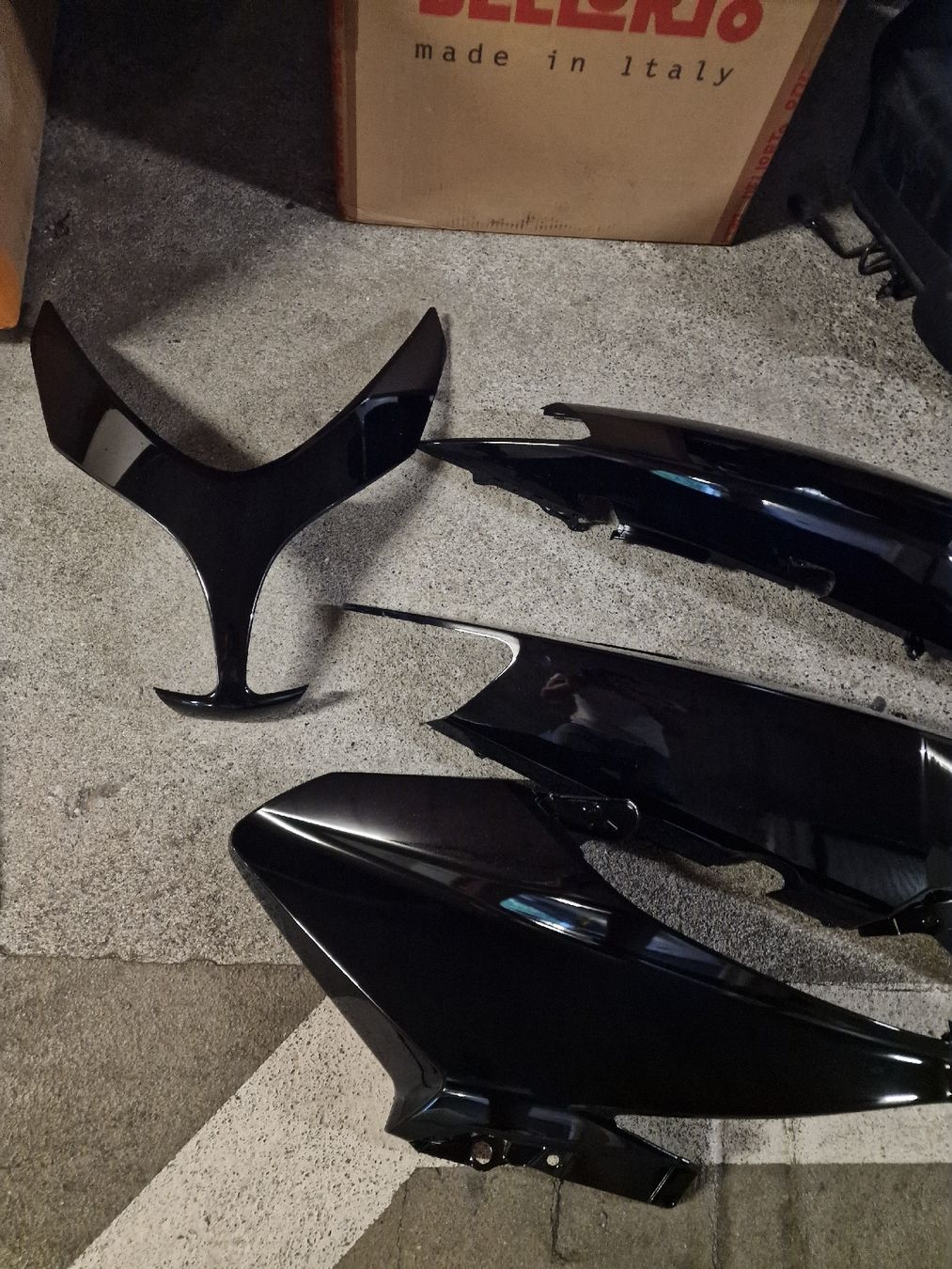 Tutti pezzi di ricambio per scooter: Carénages Tmax 2010 noir – Nuovo e nell'imballaggio originale da Onex venduto da cri_y9sd 1