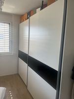 Kleiderschrank weiss schwarz 2 Schwebetüren guter Zusta