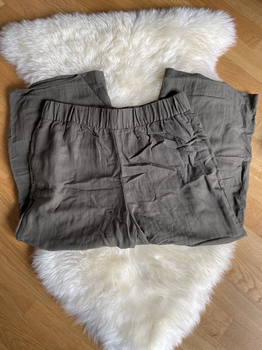 H&M Pantaloni: Grüne Leinenhose mit Gummizug, Gr. M, H&M – Usato da Aarburg venduto da Petite-closet-Loop 1