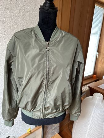 Leichte Bomberjacke oliv S  Jacke