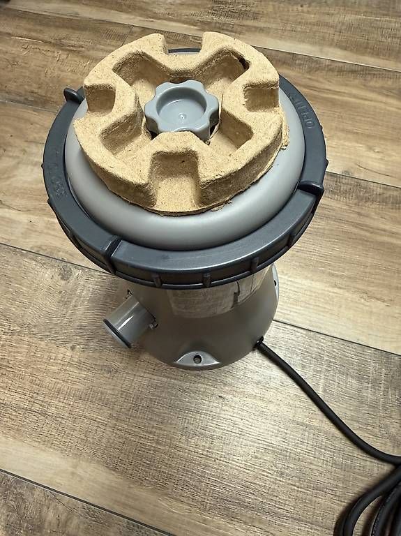 Heizung: Filterpumpe Bestway, Model #58383 – Gebraucht aus Balterswil von Miami6