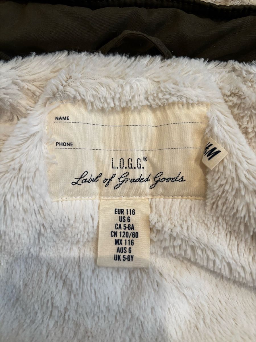 H&M Giacche & Cappotti: Winterjacke Khaki Gr. 116 mit Kapuze – Usato da Wila venduto da _mine18 2
