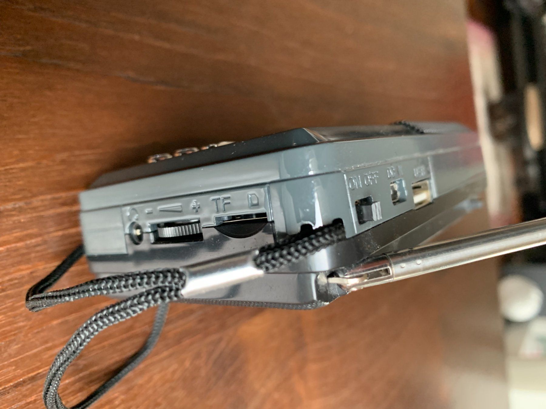 Radio: Akku-Radio mit LED – Usato da Hirzel venduto da BAGY54 6