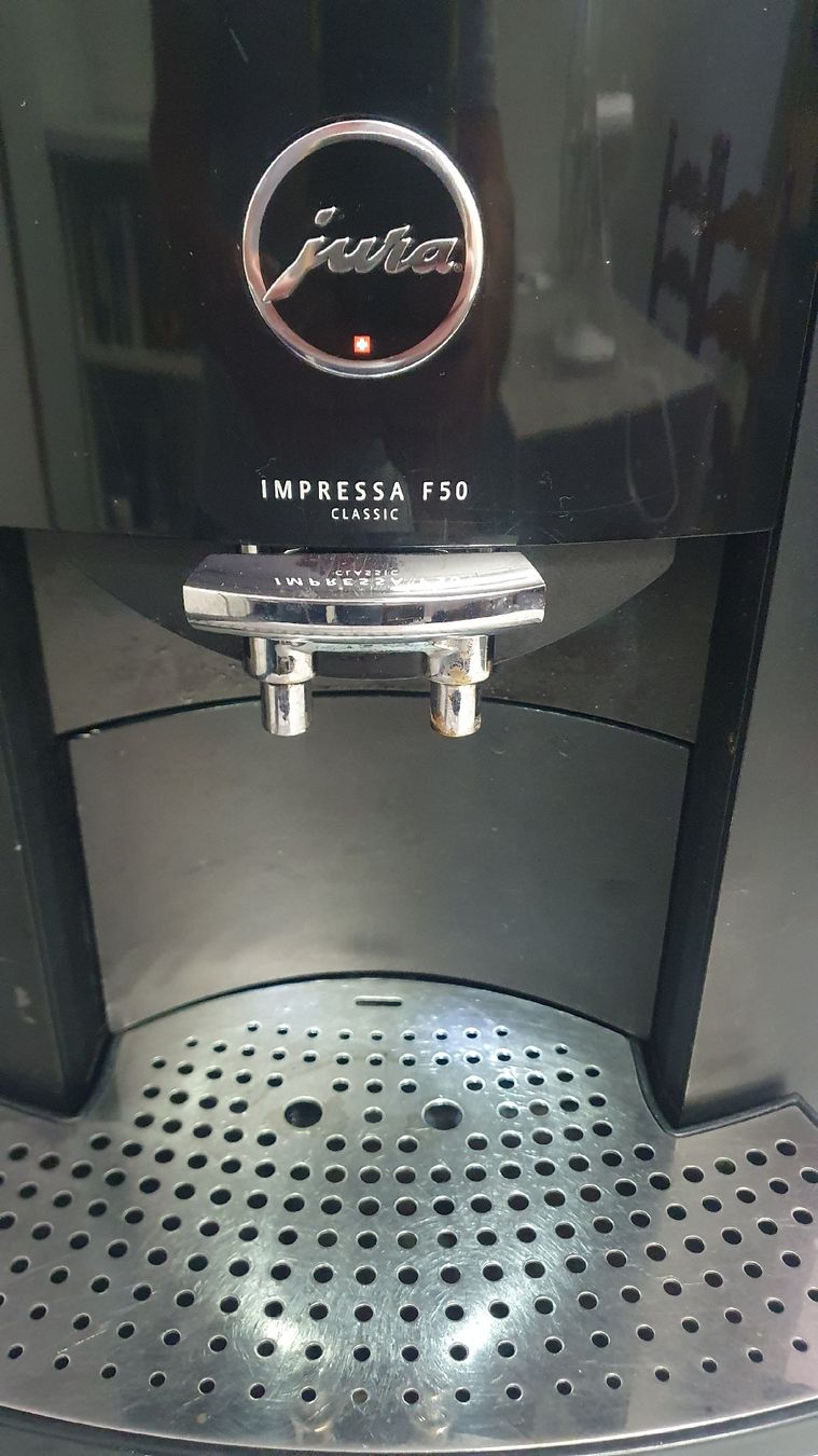 Jura Macchine per caffè & Macchine per espresso: Kaffemaschine Jura F50 – Usato da Maienfeld venduto da RobofixAG 1