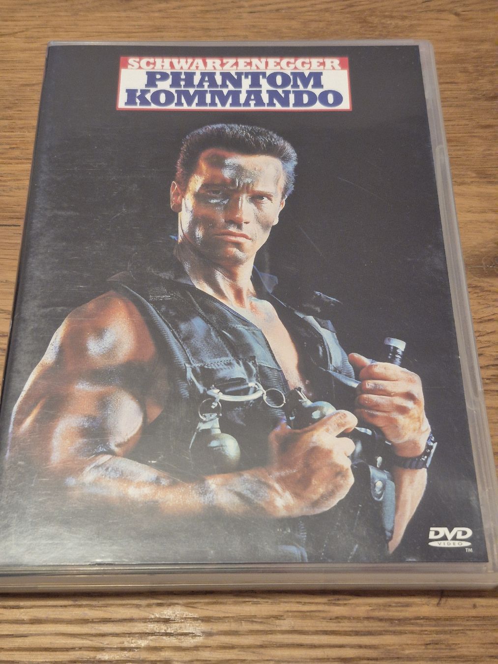 Alle DVDs: Schwarzenegger - Phantom Kommando (DVD) – Gebraucht aus Oberembrach von giu_7ksd