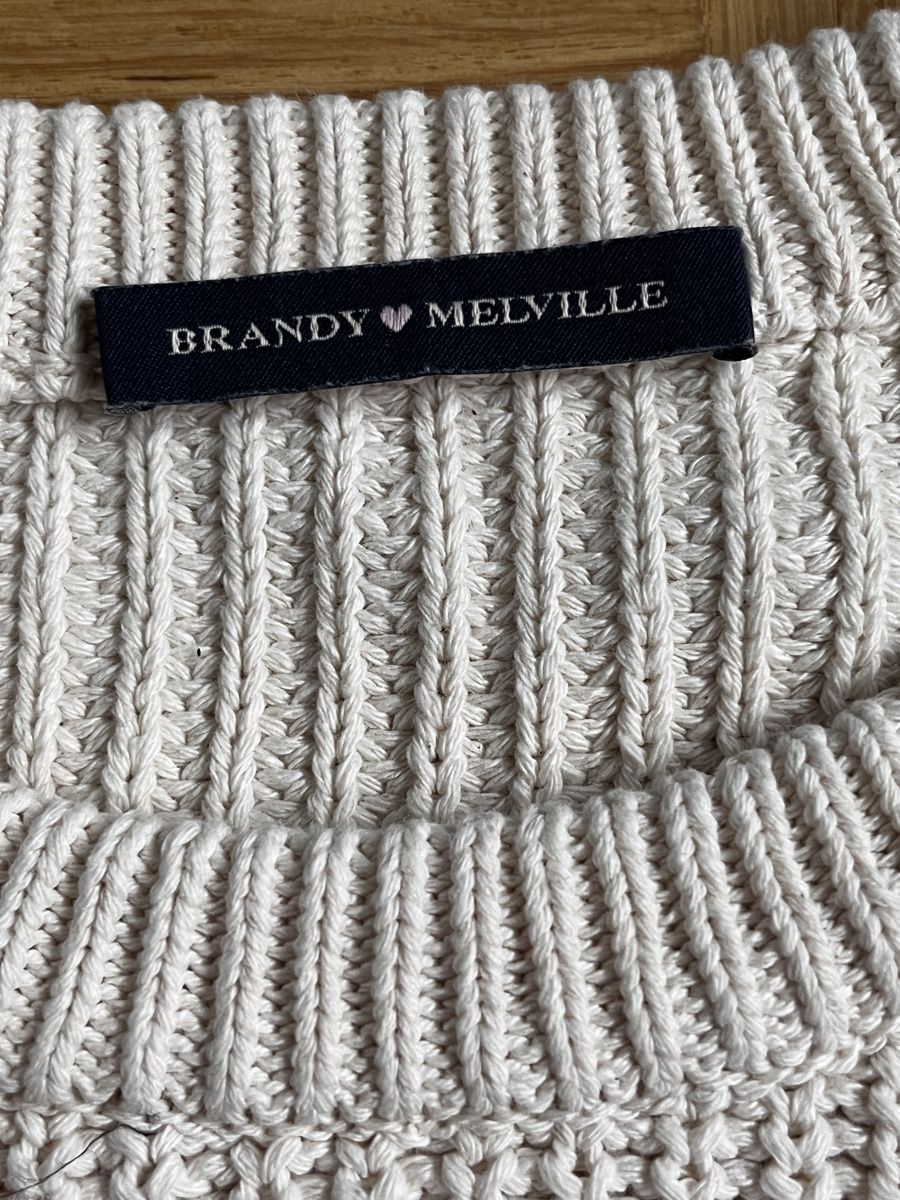 Brandy Melville Pulls & Sweat-shirts: Brandy Melville Grobstrickpullover beige Grösse L – D'occasion à Zürich par Kleanthy 2