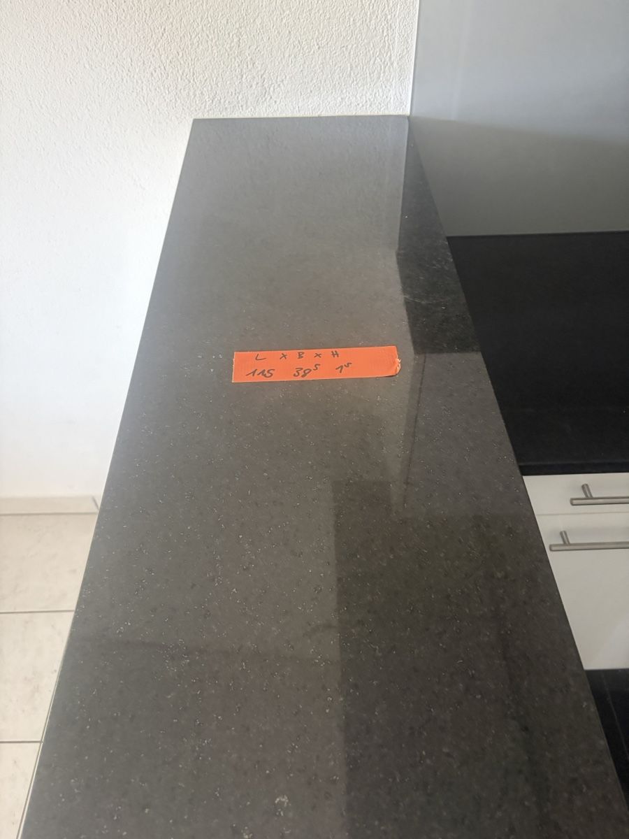 Cucine complete: Arbeitsplatte Granit dunkelgrau 145x38.5 neuwertig – Usato da Udligenswil venduto da jua_klv8