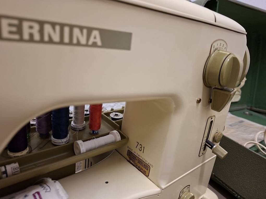 Bernina Macchine da cucire: Bernina 731 mit viel Zubehör – Usato da Olten venduto da Mezopotamya 2