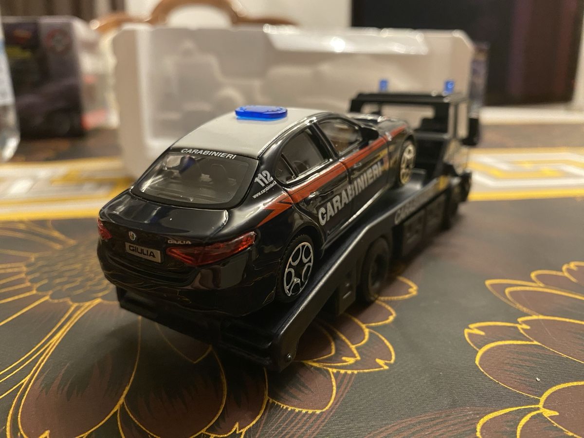 Alfa Romeo Modellini d'auto: Alfa Romeo Carabinieri Autotransporter – Nuovo (secondo la descrizione) da St. Margrethen SG venduto da Alfista_159 4