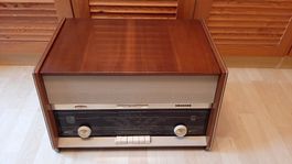 antikes Radio Philips mit integriertem Plattenspieler