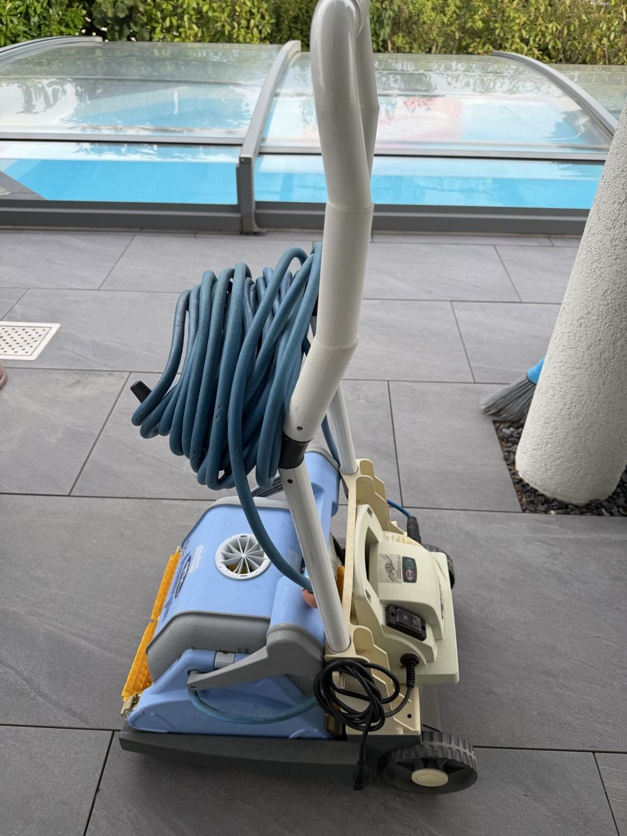 Dolphin Accessoires de piscine: Dolphin Plus Pool-Roboter – D'occasion à Grenchen par Ps04 2