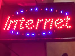 Enseigne LED INTERNET