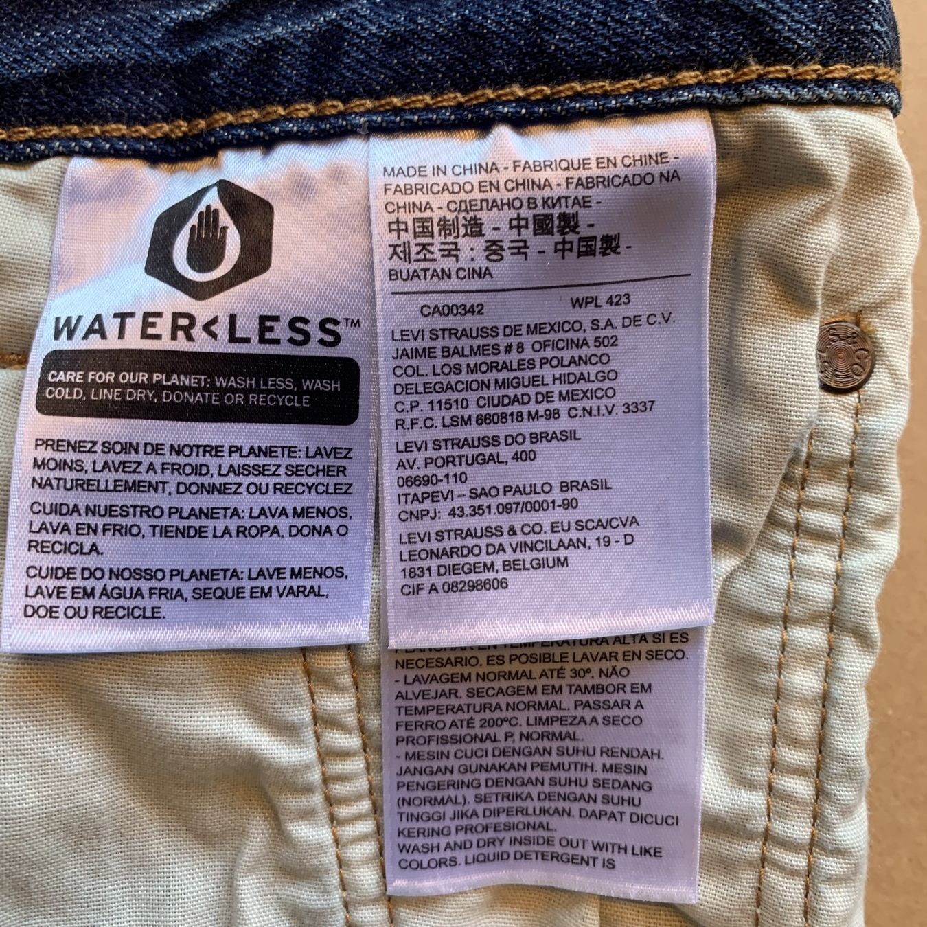Levi's Jeans: Levi's 501 Blaue Jeansshorts – Usato da Chalais venduto da Decoarts.art 6
