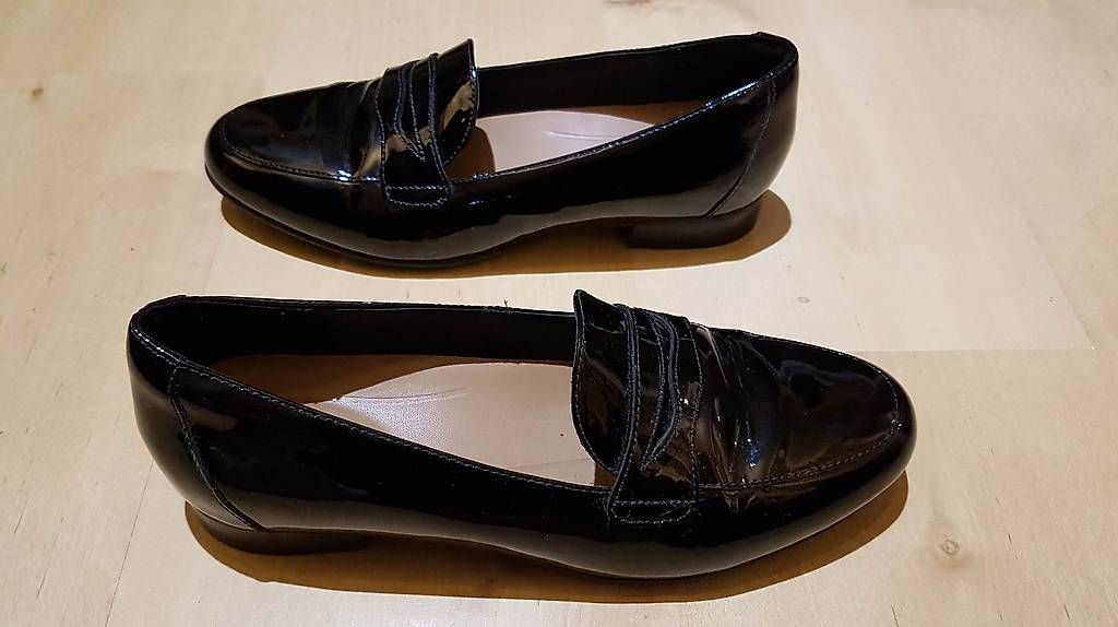 Damenschuhe: Mocassins noir brillant taille 39.5 – Gebraucht aus Versoix von oliviera71 1