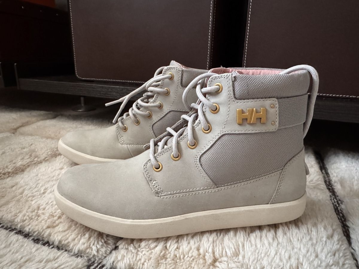 Helly Hansen Scarpe da donna: Helly Hansen Winterschuhe Gr.38, neu – Nuovo e nell'imballaggio originale da Wilderswil venduto da Renaissance1 1