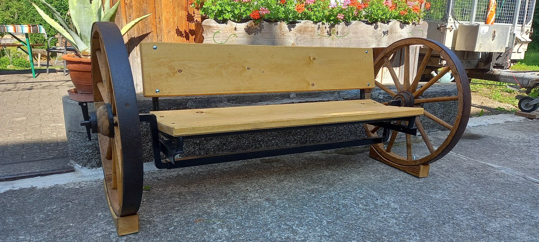 Panchine: exlusive Sitzbank mit nostalgischen Rädern - ein Hingucker! – Nuovo (secondo la descrizione) da Bazenheid venduto da Huzi60 3