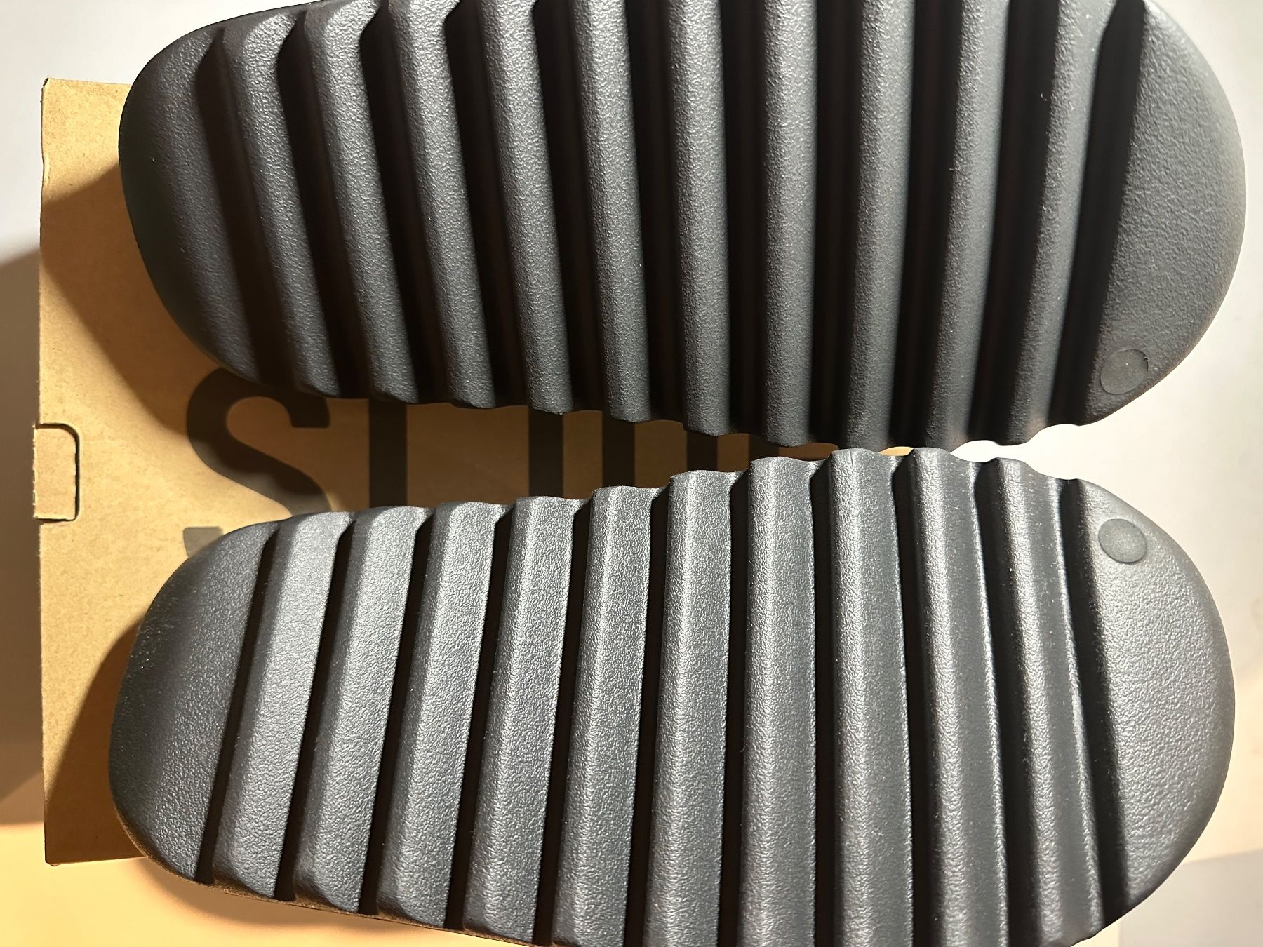 Adidas Scarpe da uomo: Adidas yeezy slide Onyx – Nuovo e nell'imballaggio originale da Freienbach venduto da fel_c759 4