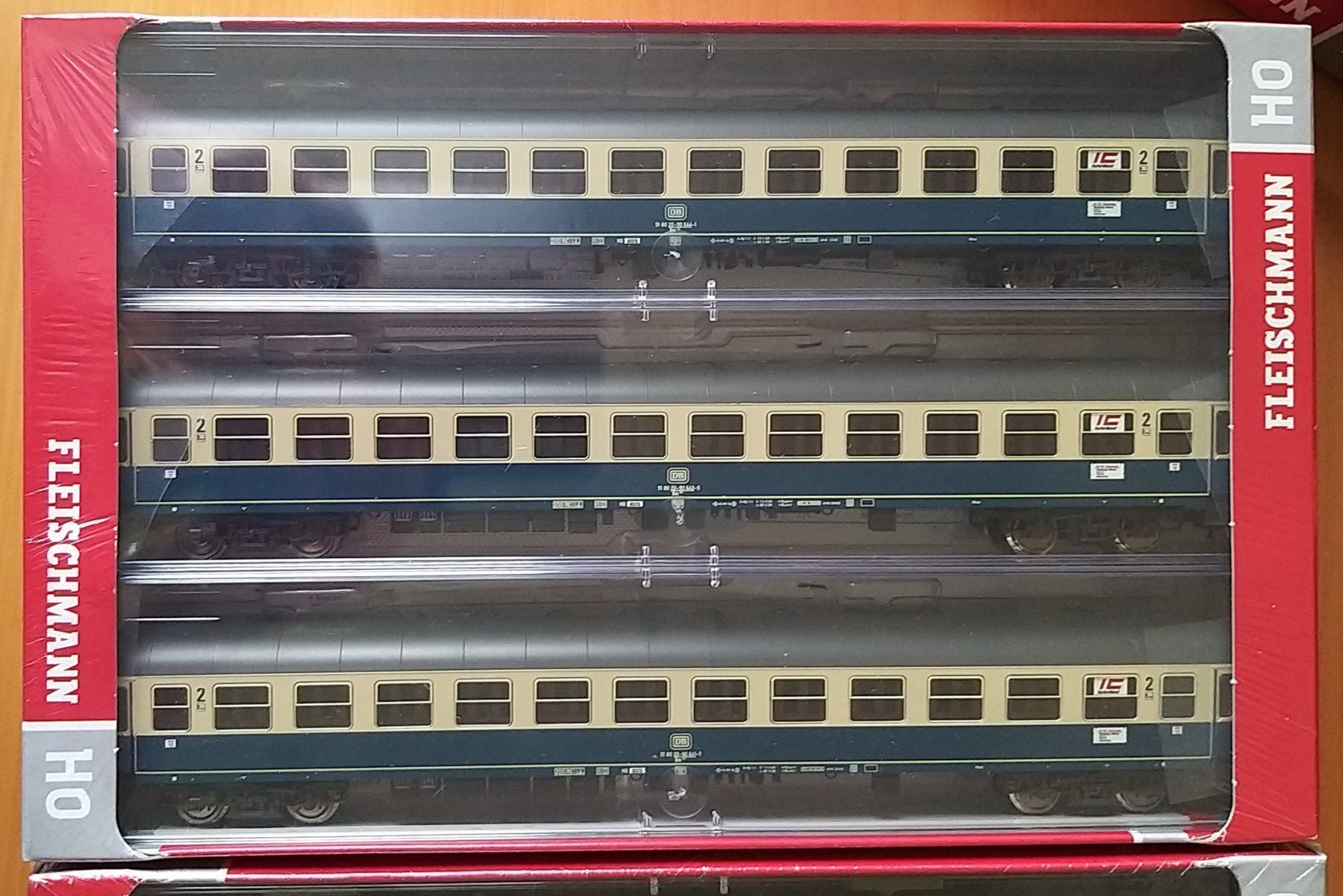 Fleischmann Modellini di ferrovie: Fleischmann - InterCity Riemenschneider mit BR 120 TEE – Nuovo e nell'imballaggio originale da Rotkreuz venduto da MOBAHN-1zu87 3